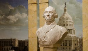 Busto di George Washington con le insegne massoniche con la Casa Bianca sullo sfondo