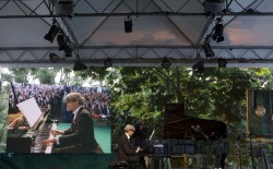 Radicofani, LiberaMente Massoneria, concerto benefico del pianista Attesti a favore delle scuole comunali