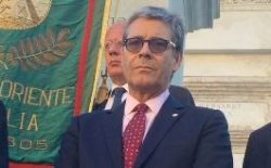 La Loggia Eadem Resurgo di Reggio Calabria ha conferito l’Aureo Compasso al Primo Gran Sorvegliante Tonino Seminario