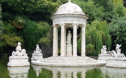 Dopo il lockdown ha riaperto il parco massonico di Villa Durazzo Pallavicini a Genova, il più bel giardino d’Italia