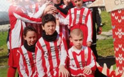 I Pulcini di Norcia sono tornati finalmente a giocare a pallone. Un biglietto per il Grande Oriente: “Auguri e grazie a tutti voi”
