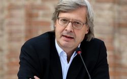 Chi infanga la massoneria. Il  commento di Vittorio Sgarbi | Il Giornale