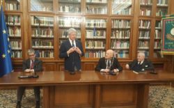 Il sindaco di  Bolzano  al Vascello ha presentato il suo romanzo “Il sigillo d’ambra”