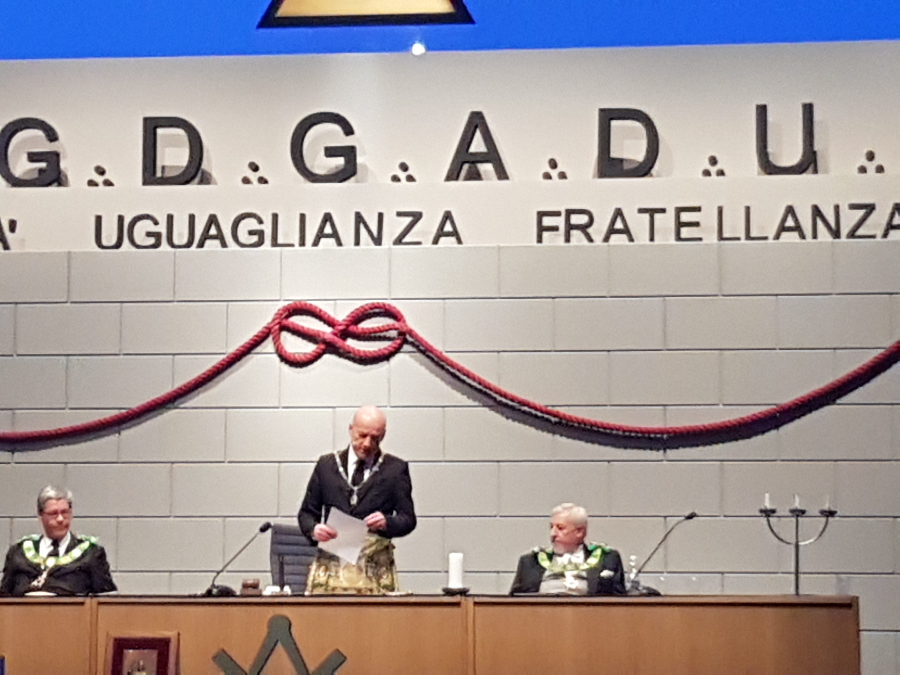 Frasi Di Natale Massoniche.L Allocuzione Del Gran Maestro Noi Siamo Una Soluzione Positiva E Benefica Per Il Miglioramento Della Societa E Siamo Pronti A Dare Il Nostro Contributo All Italia E All Europa Video Grande Oriente