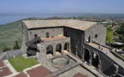 Viterbo. Grande partecipazione alla festa della luce che si è tenuta presso la Rocca dei Papi di Montefiascone