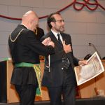 Il Gran Maestro Bisi consegna al Viceministro Nencini l'onorificenza Galileo Galilei che il Grande Oriente d'Italia conferisce ai non massoni per il loro impegno civile